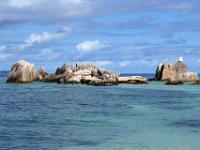 Felsgruppe an der Hafeneinfahrt - La Digue